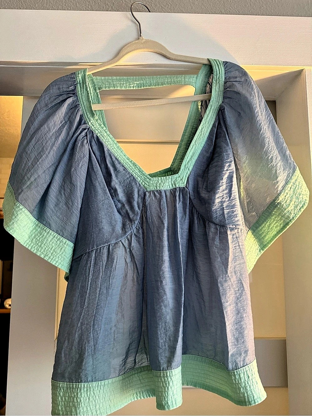 ANTHROPOLOGIE Blue & Green Blouse Size Small